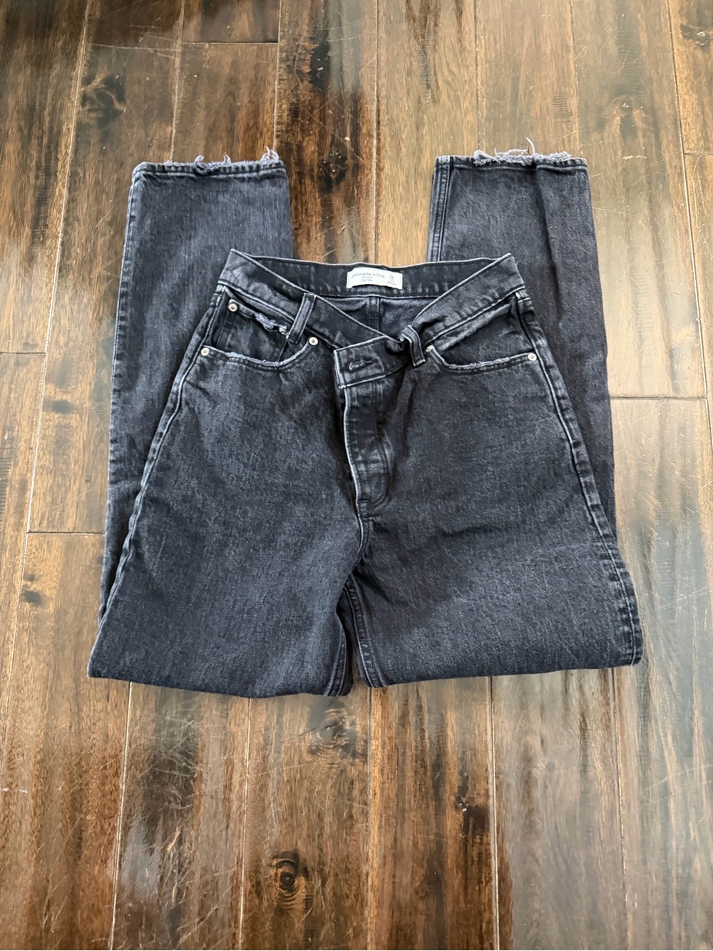 A&F The Dad High Rise Crossover Jean